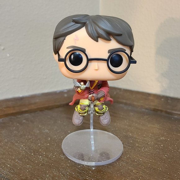 Harry Potter - Funko Pop - #31 Harry on Broom catching Snitch - Picture 1 of 3